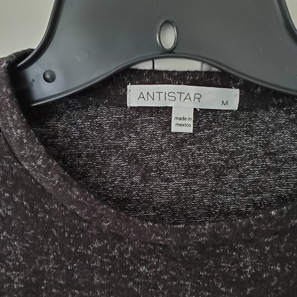 Cropped Sweater - Picture 4 of 4